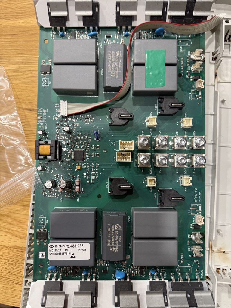 Carte d’induction E.G.O. 75.483.222 d’une plaque Fisher & Paykel